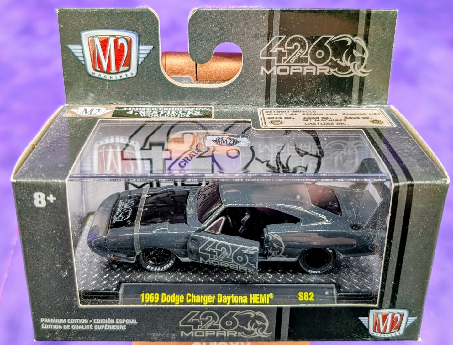 M2 Machines 1969 Dodge Charger Daytona HEMI - 426 MOPAR HELLephant - S82 20-04