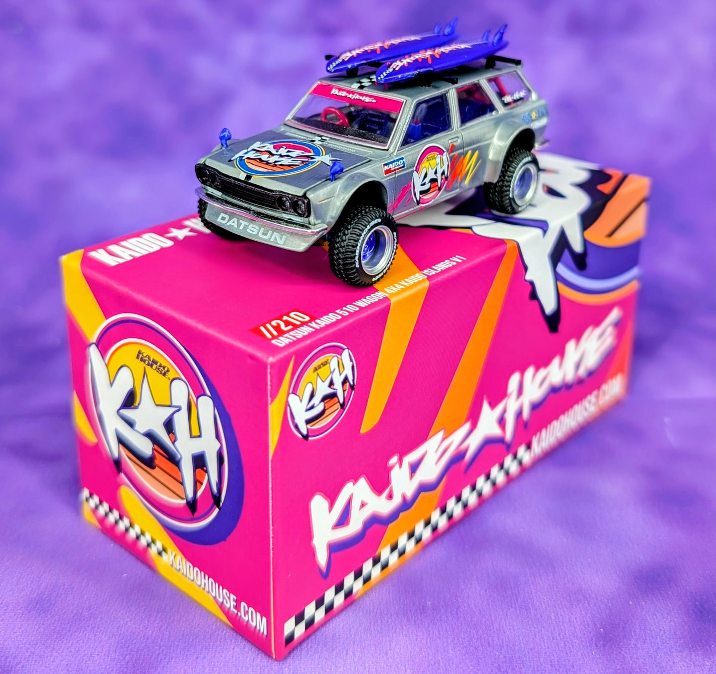 CHASE! Kaido House x Mini GT 1:64 Datsun KAIDO 510 Wagon 4×4 Kaido Islands V1