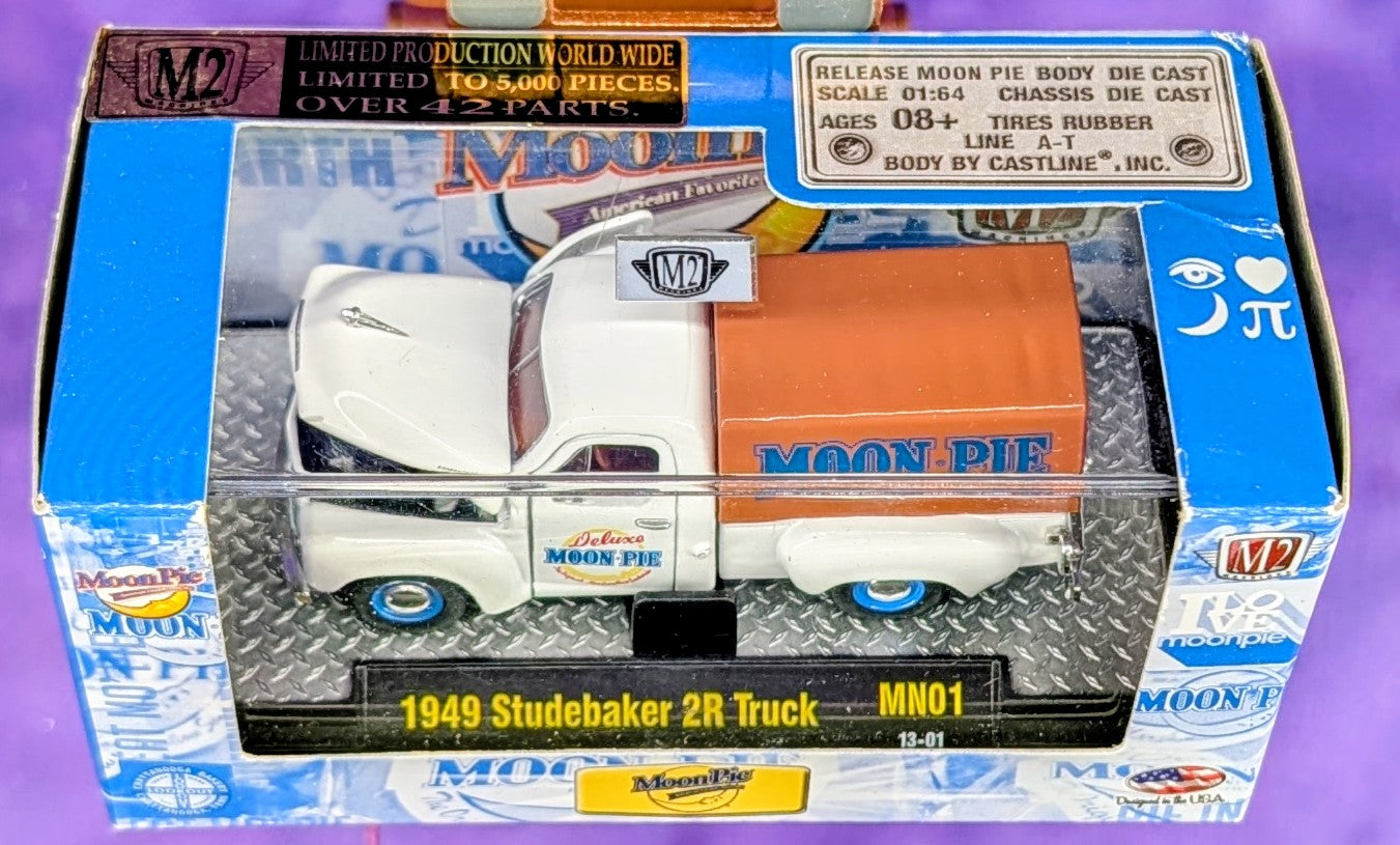 M2 Machines 1949 Studebaker 2R Truck - Moon-Pie - MNO1 13-01