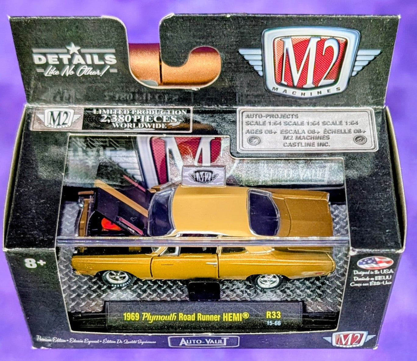 M2 Machines 1969 Plymouth Road Runner HEMI - AUTO-VAULT - R33 15-66