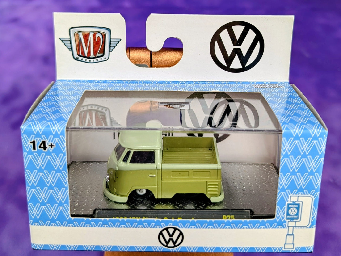 M2 Machines 1960 VW Single Cab Truck - R75 23-14