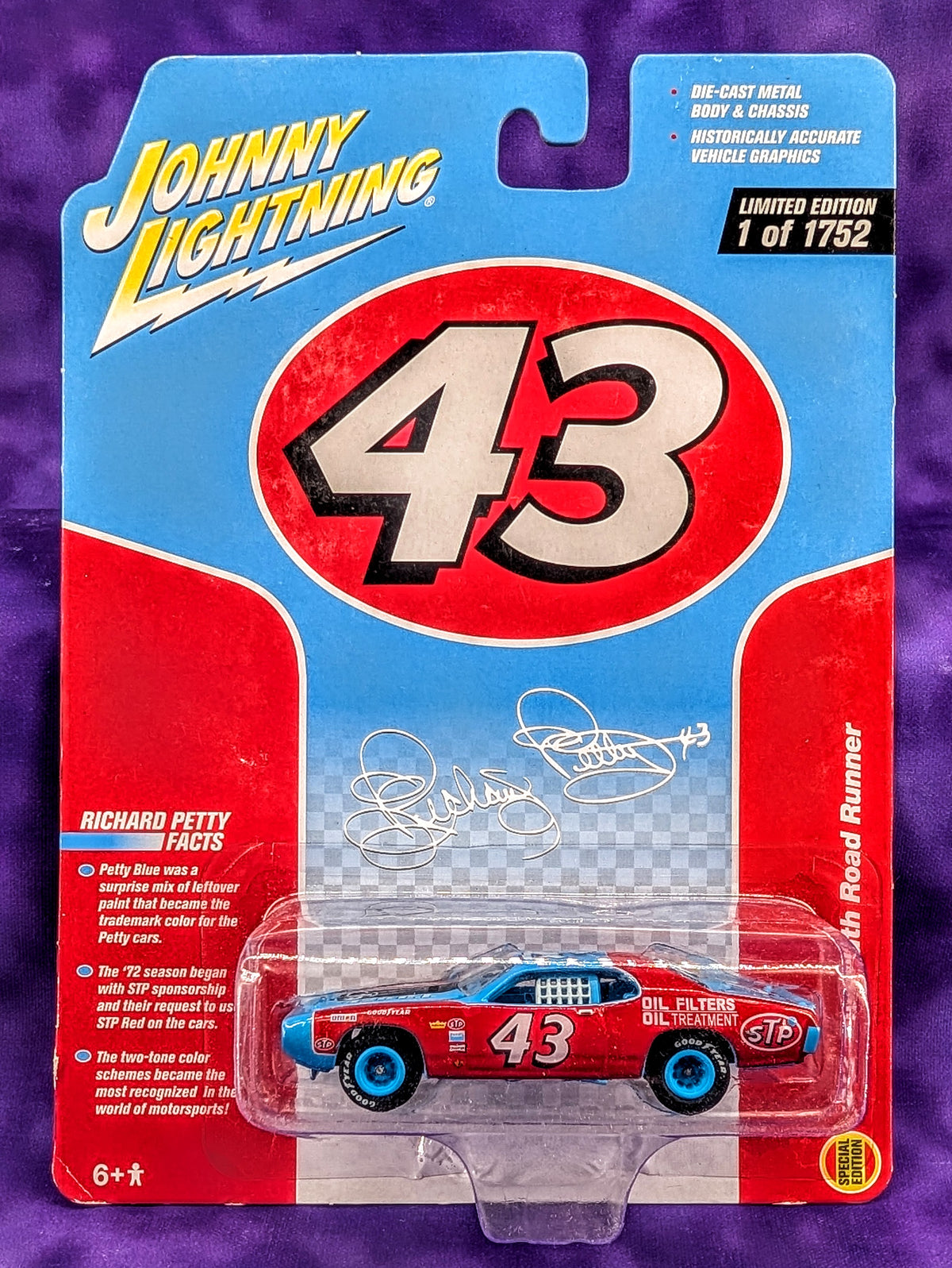 Johnny Lightning 1972 Plymouth Road Runner Richard Petty #43 STP - 1 of 1752
