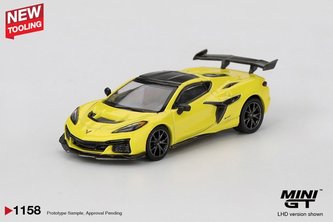 Mini GT Chevrolet Corvette ZR1 - Accelerate Yellow