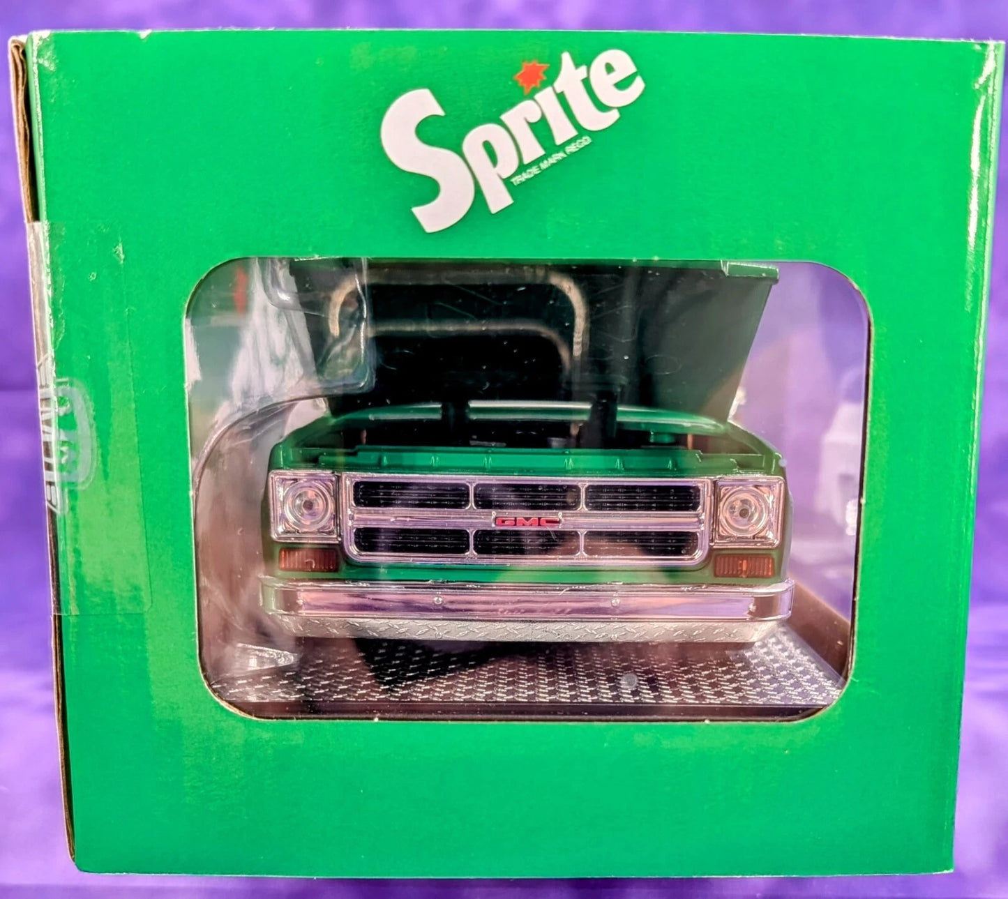 M2 Sprite 1976 GMC Sierra Grande 15 Squarebody 1/24 Scale WMTSO1 24-31