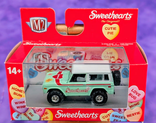 M2 Machines 1976 Ford Bronco - Sweethearts - WMS19 24-05