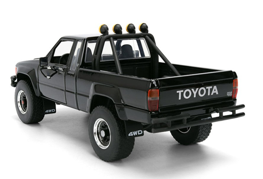 Jada 1985 Toyota SR5 Pickup and Marty's Skateboard - Back to the Future - 1:24 Scale