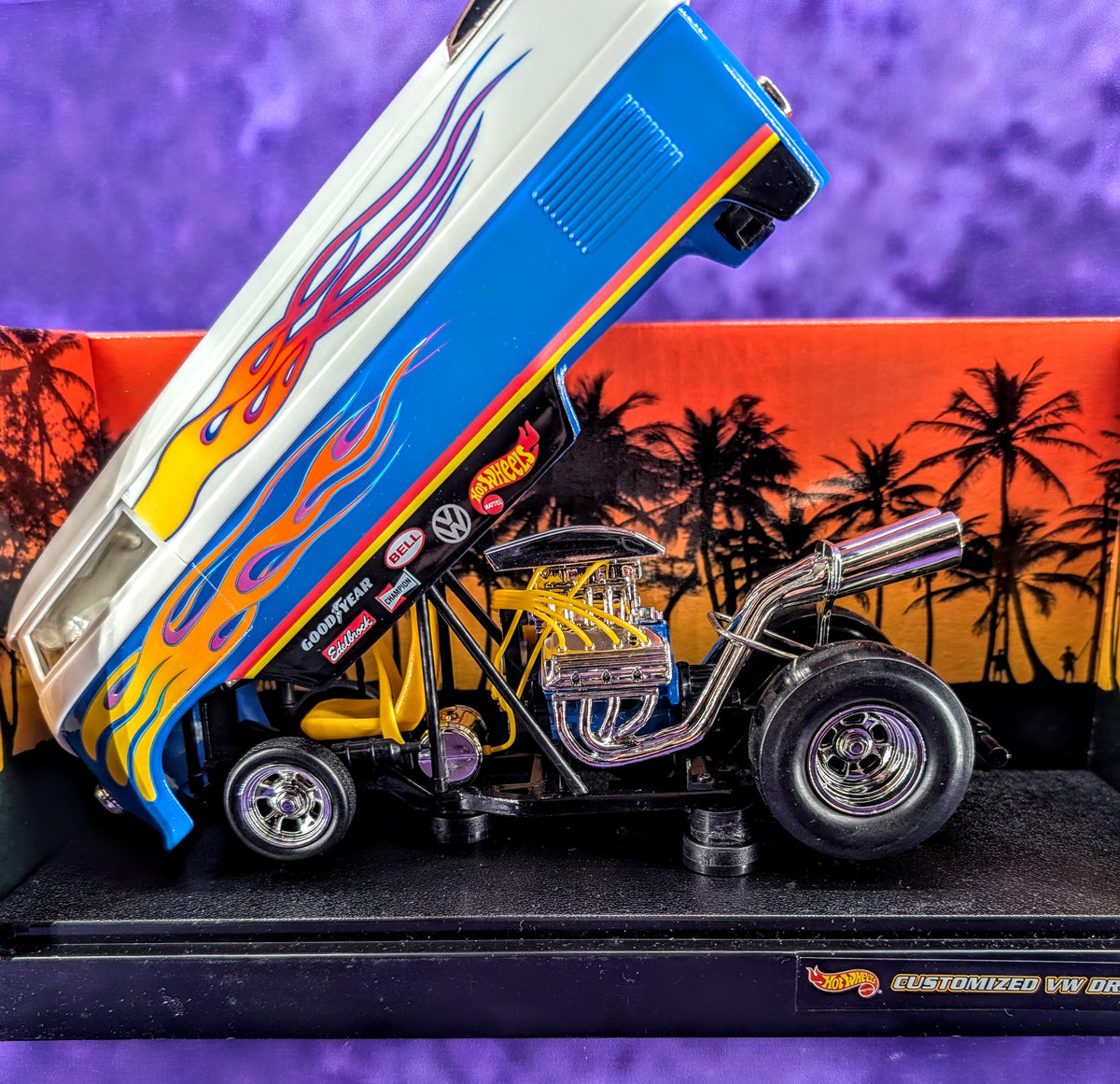 Hot Wheels Customized VW Drag Bus - 1:18 Scale