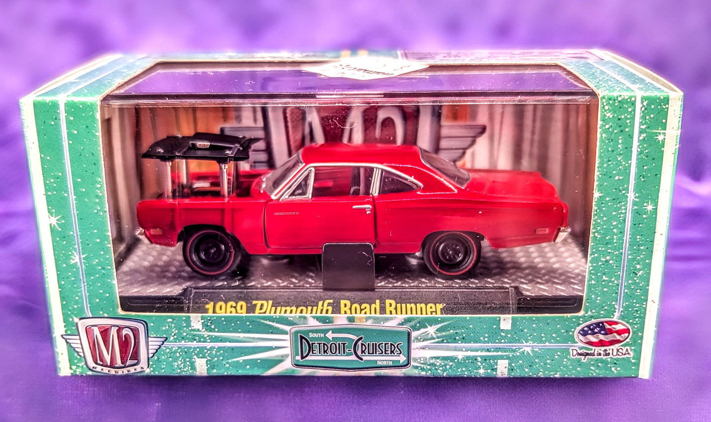 M2 Machines 1969 Plymouth Road Runner - Detroit-Cruisers