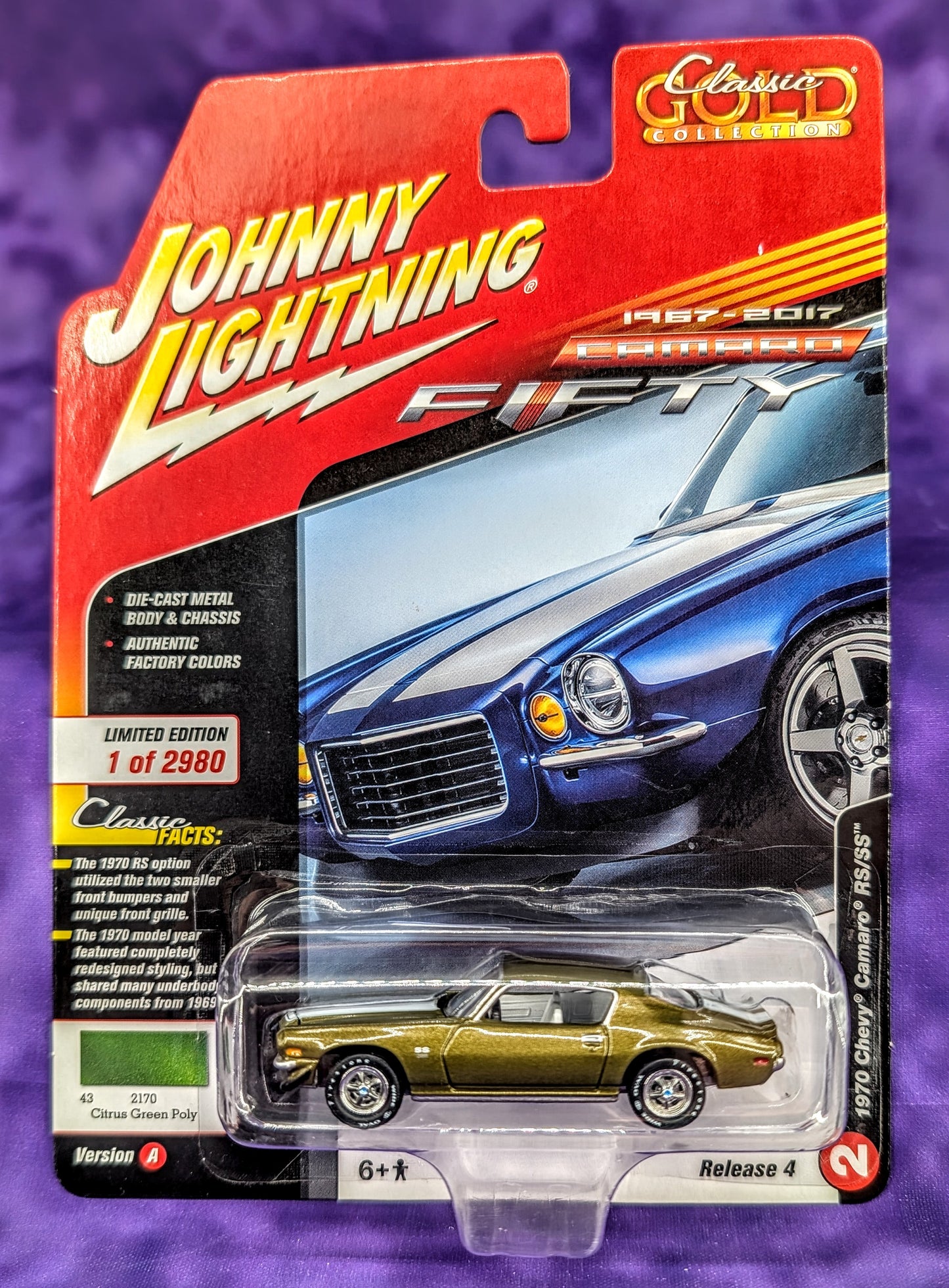Johnny Lightning 1970 Chevy Camaro RS/SS - Set of 2 - Classic Gold Collection (Release 4)