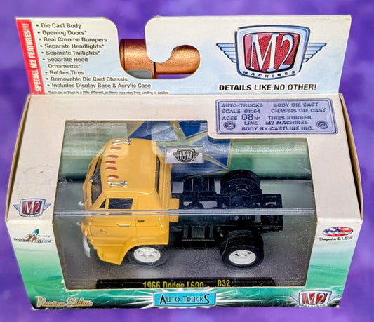 M2 Machines 1966 Dodge L600 - R32 15-04