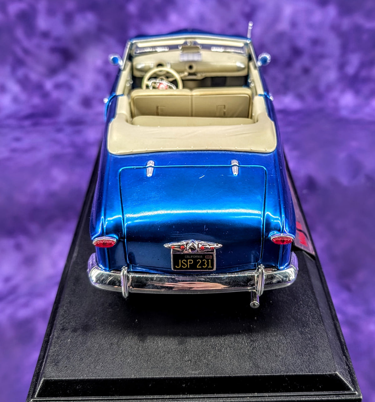 Maisto 1949 Ford Convertible - 1:18 Scale