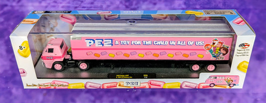 M2 Machines 1968 Dodge L600 & 1960 VW Delivery Van - PEZ Candy - S28 17-25