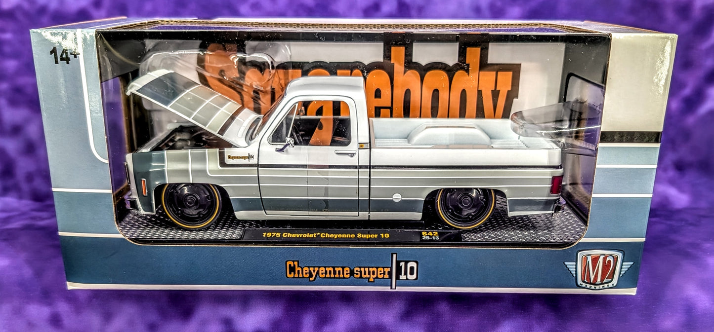 M2 Machines 1975 Chevrolet Cheyenne Super 10 - Squarebody Syndicate - Walmart Exclusive - 1/24 Scale