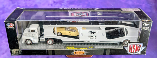 M2 Machines 1956 Ford COE & 1965 Ford Mustang 2+2 Fastback 280 - Mustang 50 Years - R12 14-13