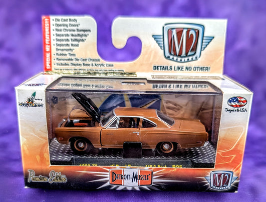 M2 Machines 1969 Plymouth Road Runner 440 6-Pack - Detroit-Muscle