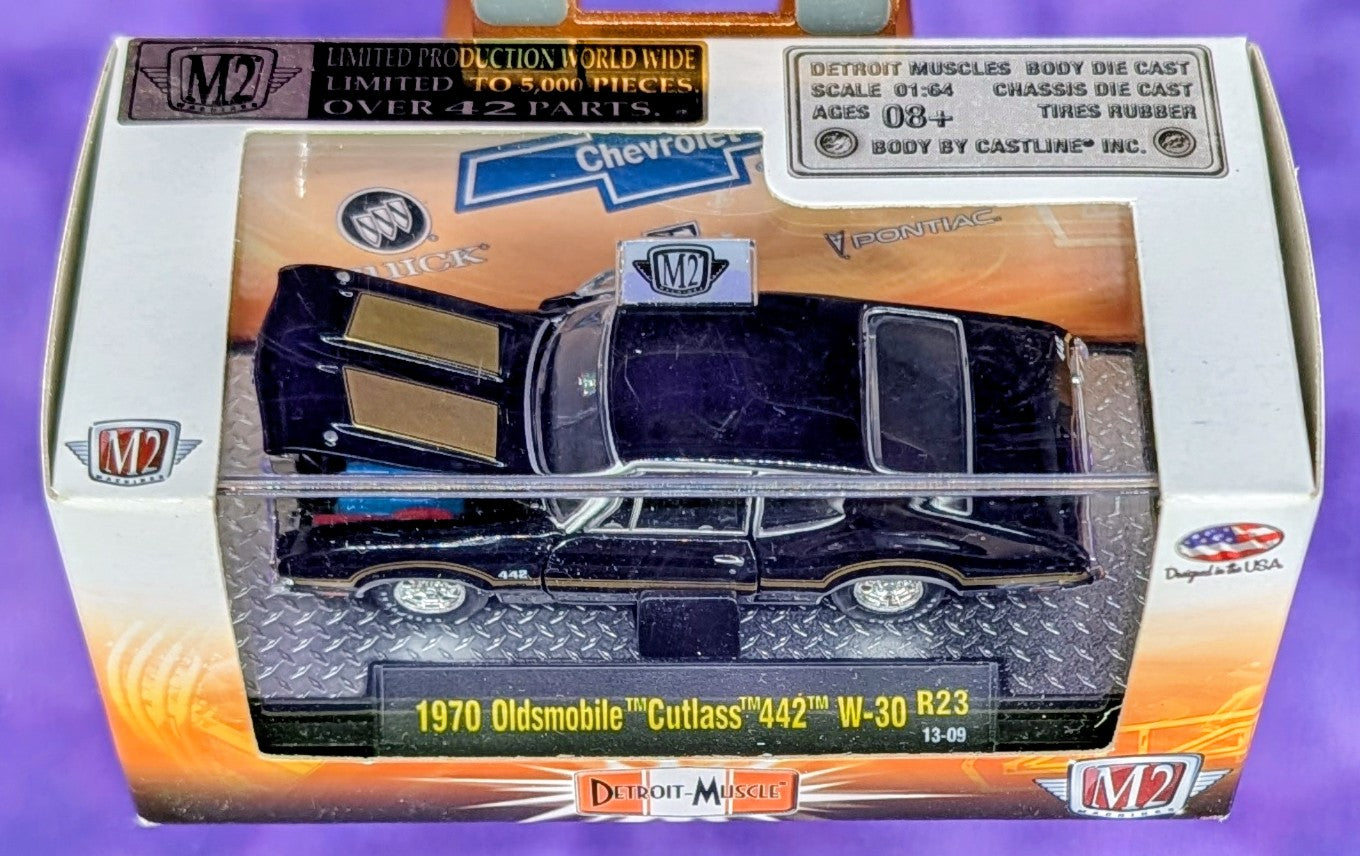 M2 Machines 1970 Oldsmobile Cutlass 442 W-30 - R23 13-09