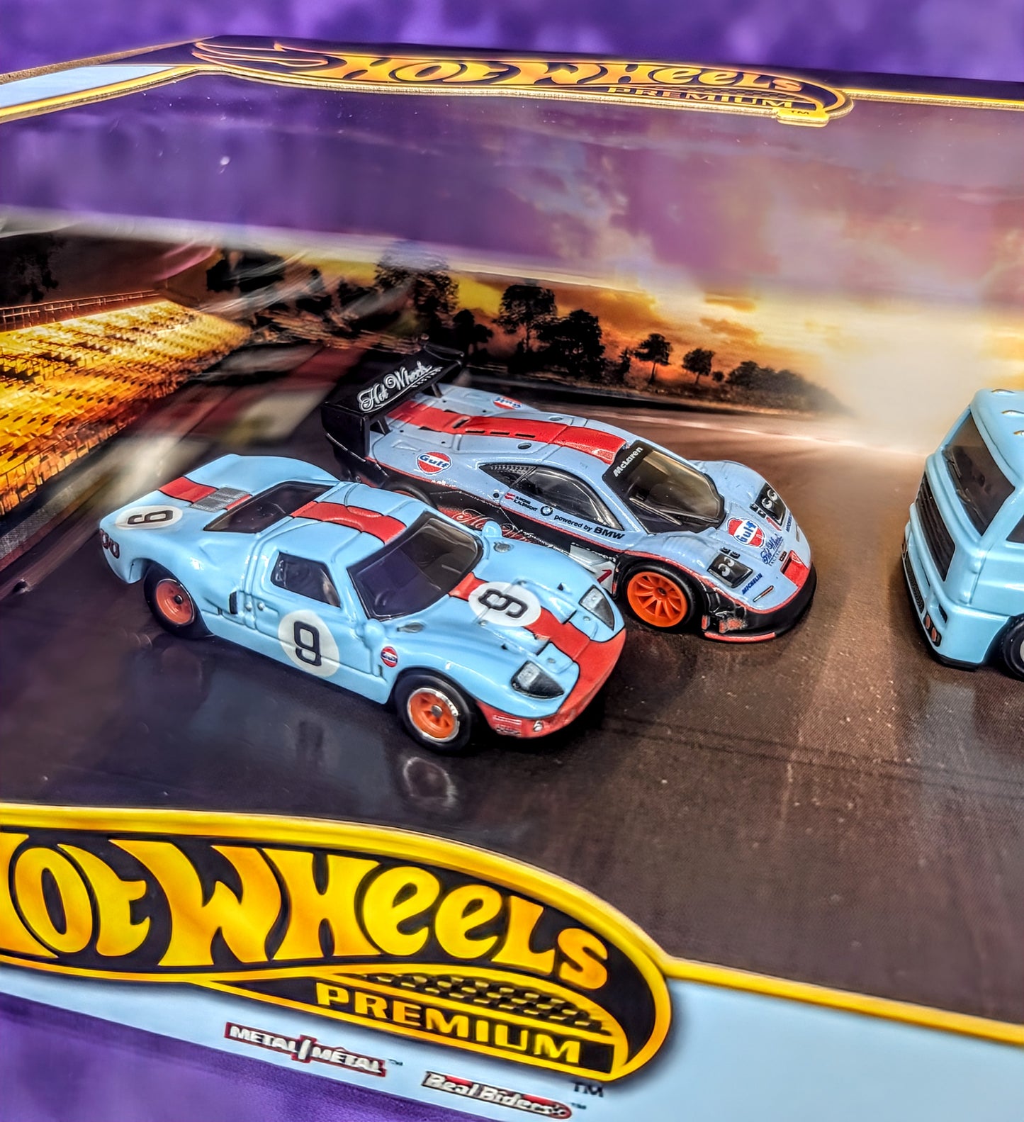 Hot Wheels Gulf Oil Racing Fleet - Premium Diorama Set