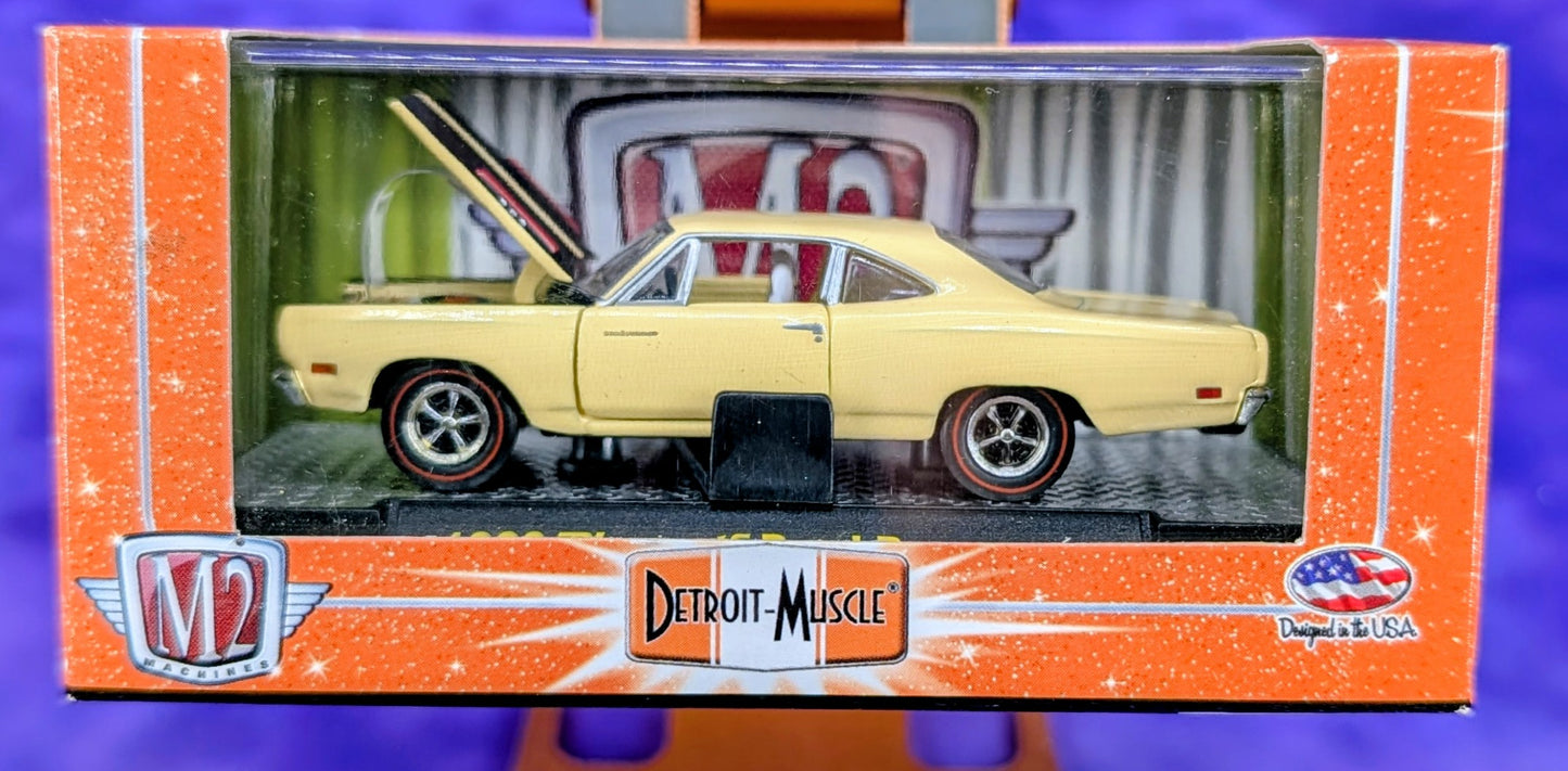 M2 Machines 1969 Plymouth Road Runner - 10-10