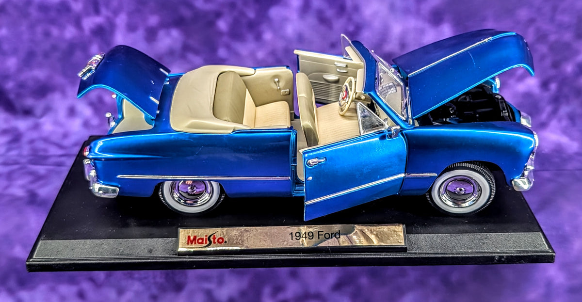 Maisto 1949 Ford Convertible - 1:18 Scale