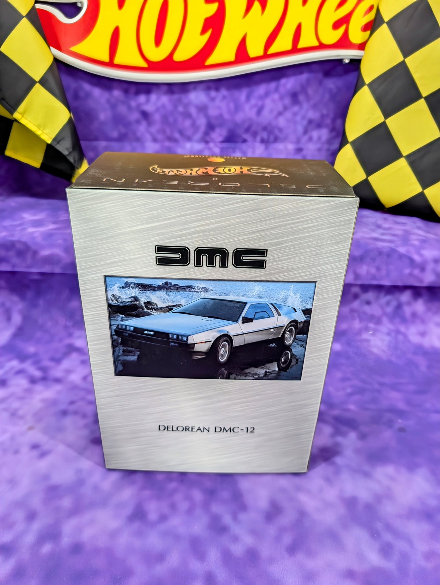 Hot Wheels x DeLorean DMC-12 & Alpha5 Collector Set - RLC