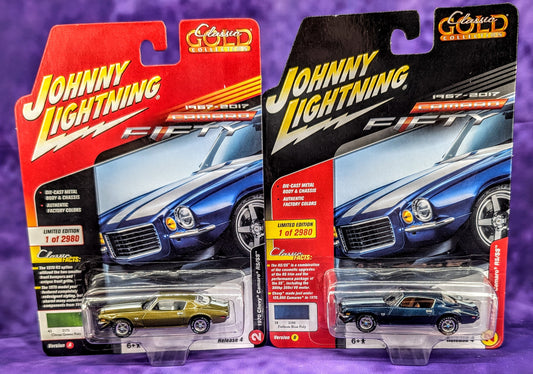 Johnny Lightning 1970 Chevy Camaro RS/SS - Set of 2 - Classic Gold Collection (Release 4)