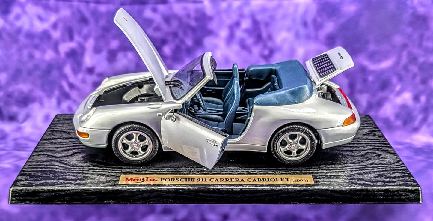 Maisto 1994 Porsche 911 Carrera Cabriolet - 1:18 Scale