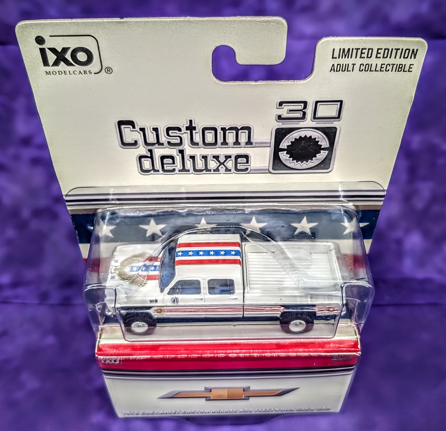 IXO 1976 Chevrolet Custom Deluxe K30 Fleetwood Crew Cab 250th American Anniversary